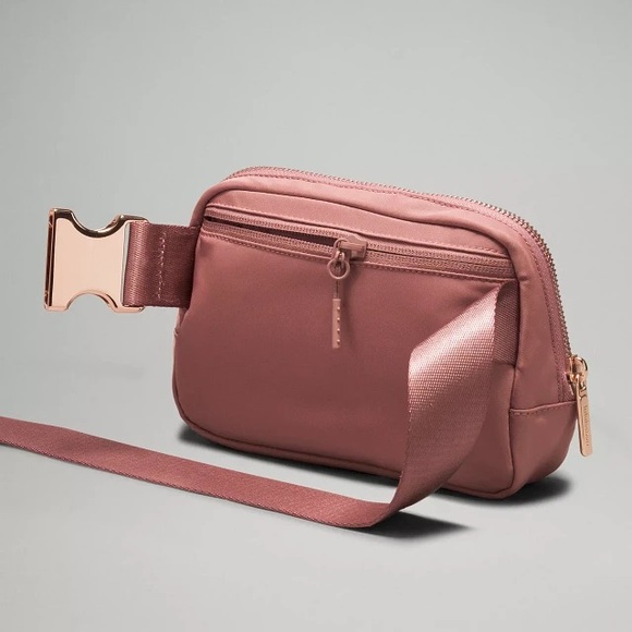 NWT Lululemon Everywhere Belt Bag Metal Hardware, Spiced Chai and Rose Gold - Picture 3 of 7